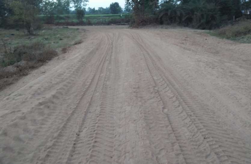 Illegal occupation of government land in villages सरकारी अफसर निष्क्रिय- पंचायतों की सरकारी जमीन दबंगों का कब्जा