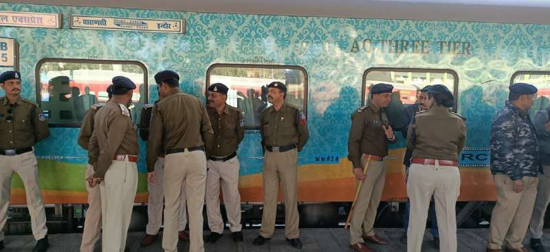 kashi_mahakal_express_indore.jpg