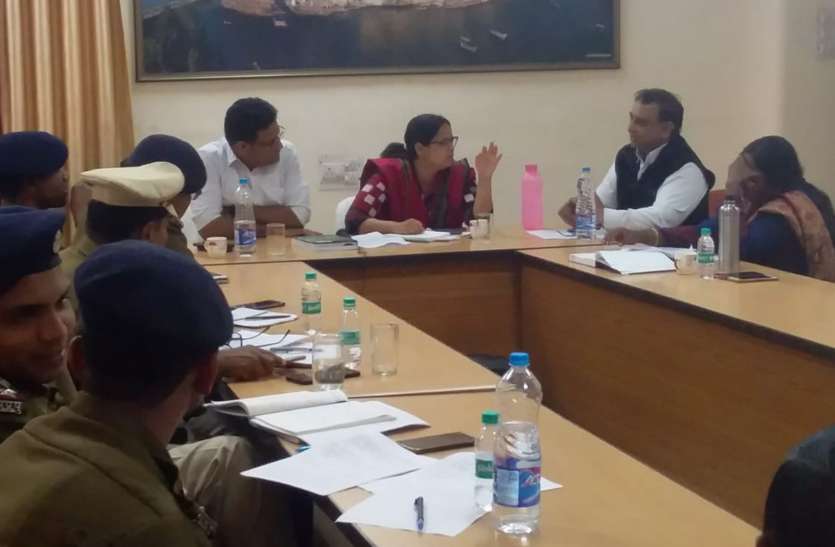 पर्व पर ज्योतिर्लिंग का वीआईपी गेट सिर्फ दो घंटे खुला रखा जाए पर्व पर ज्योतिर्लिंग का वीआईपी गेट सिर्फ दो घंटे खुला रखा जाए