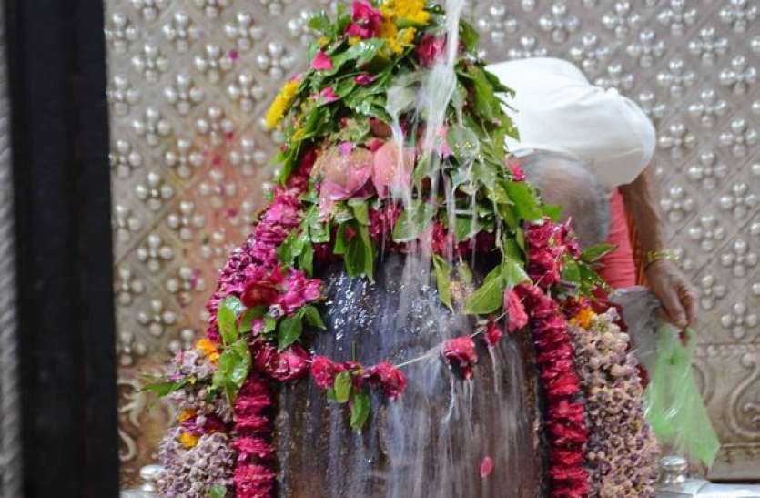 The Dutch devotees were duped in the name of Bhasmarti in this way. हालैंड के श्रृद्धालुओं को भस्मारती के नाम पर इस तरह ठगा था
