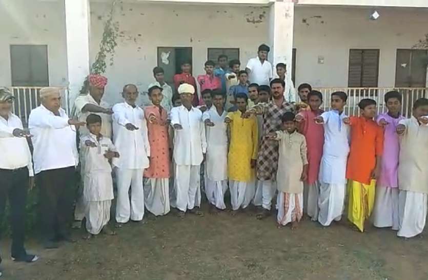 स्वर्णिम भारत अभियान स्वर्णिम भारत अभियान- वैदिक संस्कार संस्कृत विद्यालय के छात्रों ने ली स्वच्छता की शपथ