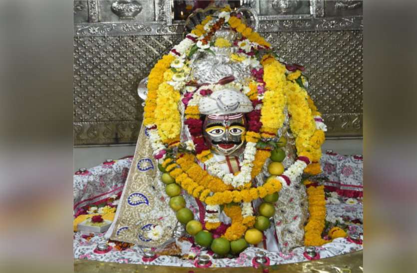 Shiva Navratri: Lord Mahakal wore Holkar Mughouta शिव नवरात्रि: भगवान महाकाल ने धारण किया होल्कर मुघौटा