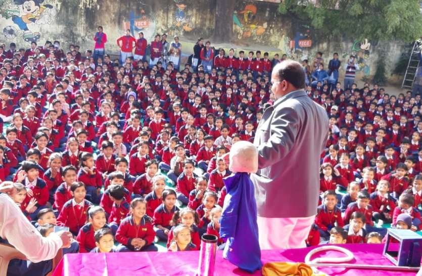 विज्ञान के चमत्कार देखकर रोमांचित हो गया बालमन विज्ञान के चमत्कार देखकर रोमांचित हो गया बालमन