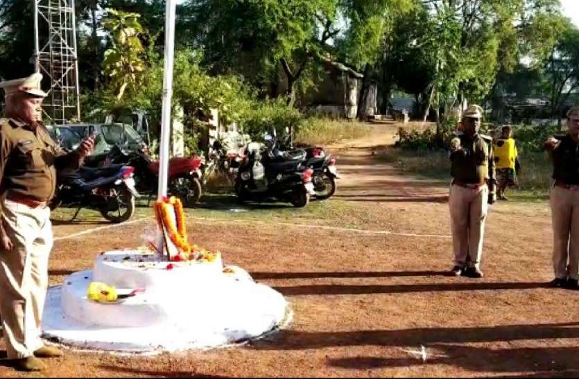 थाना प्रभारी मानसिंह राठिया ने दिलाई स्वच्छता की शपथ थाना प्रभारी मानसिंह राठिया ने दिलाई स्वच्छता की शपथ