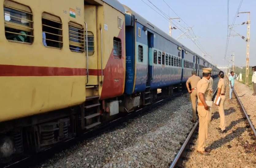 train काम में देरी पर अफसरों को लगाई फटकार, जिम्मेदारों की मांगी जानकारी