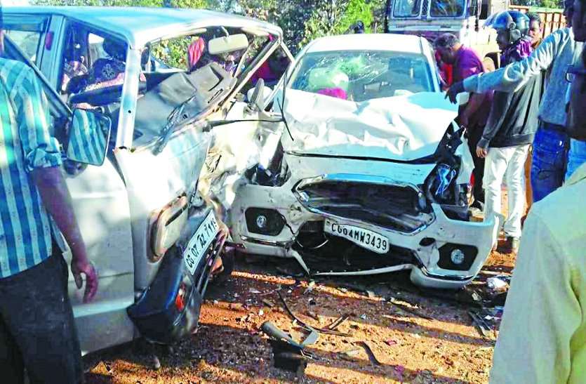 सड़क दुर्घटना : पांच हादसे में छह घरों के बुझे चिराग, तेज रफ्तार ले रही लोगों की जान सड़क दुर्घटना : पांच हादसे में छह घरों के बुझे चिराग, तेज रफ्तार ले रही लोगों की जान