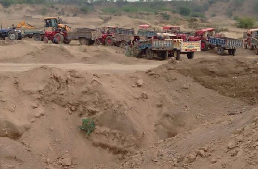मिलीभगत से फलफूल रहा बूंदी में बजरी का अवैध कारोबार मिलीभगत से फलफूल रहा बूंदी में बजरी का अवैध कारोबार