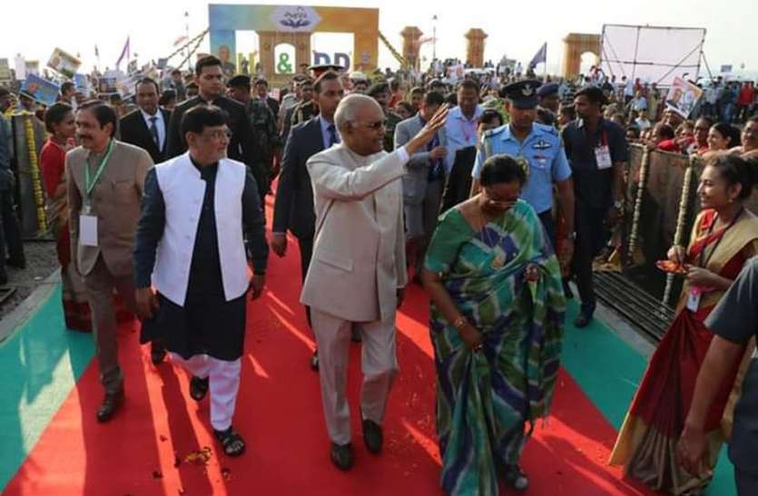 Daman News; ग्रामीण क्षेत्रों में पानी उपलब्ध कराना बड़ी चुनौती: राष्ट्रपति Daman News; ग्रामीण क्षेत्रों में पानी उपलब्ध कराना बड़ी चुनौती: राष्ट्रपति