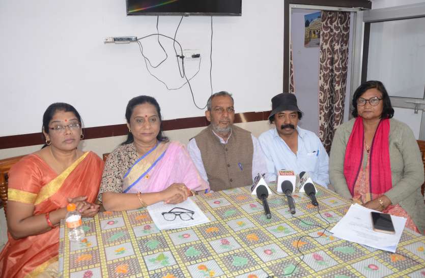 rewa लोक साहित्य को प्रोत्साहित करने बघेली लोक रचना शिविर का हो रहा आयोजन