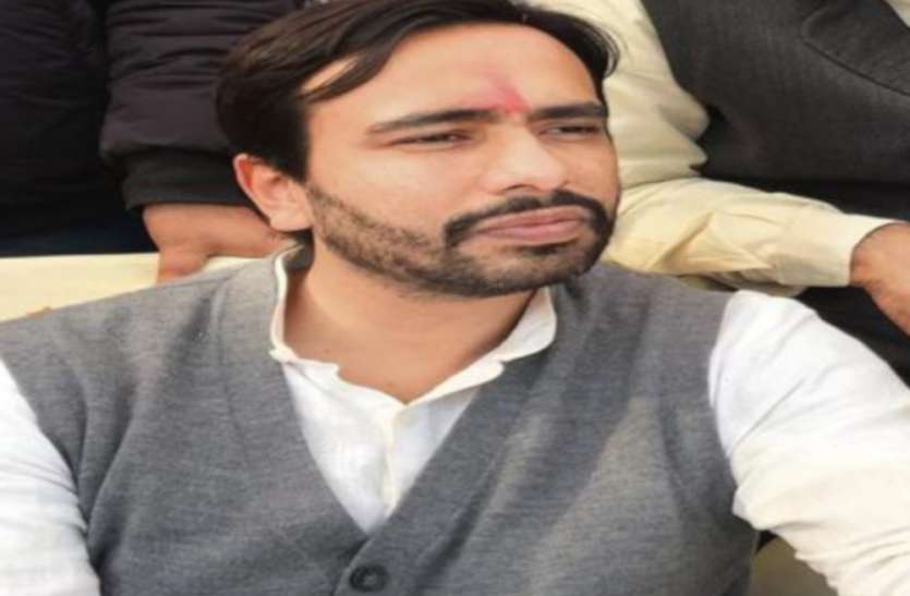 योगी के बजट से जयंत चौधरी निराश, कहा- एसिड पीड़िताओं को मिलनी चाहिए थी पेंशन योगी के बजट से जयंत चौधरी निराश, कहा- एसिड पीड़िताओं को मिलनी चाहिए थी पेंशन