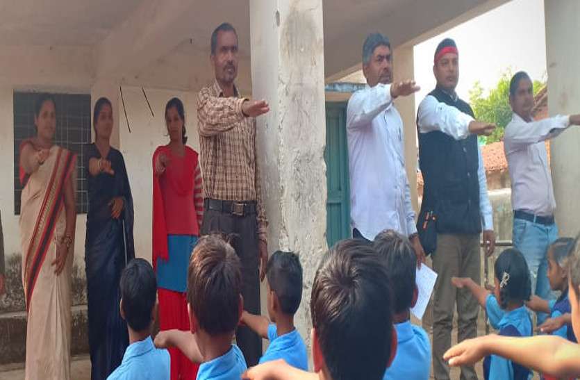 स्वच्छता को लेकर छात्रों ने ली शपथ, कहा- नहीं करेंगे प्लास्टिक का उपयोग स्वच्छता को लेकर छात्रों ने ली शपथ, कहा- नहीं करेंगे प्लास्टिक का उपयोग