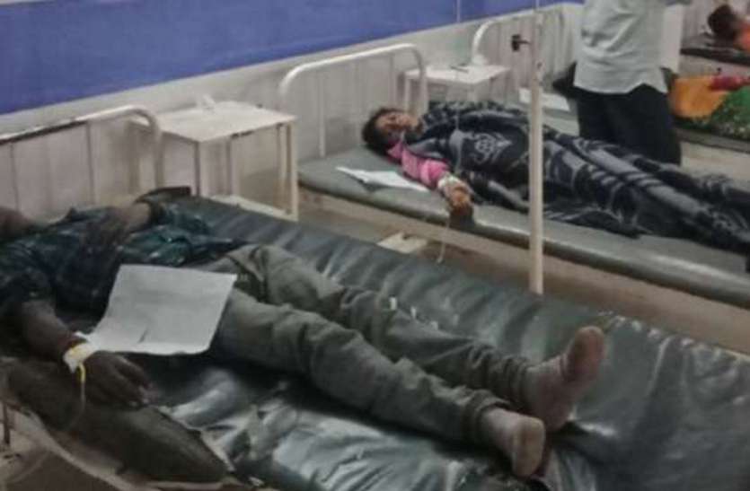 Khargone Barat Accident News Khargone breaking बारातियों से भरा वाहन पलटा, मच गई चीखपुकार, पसरा मातम
