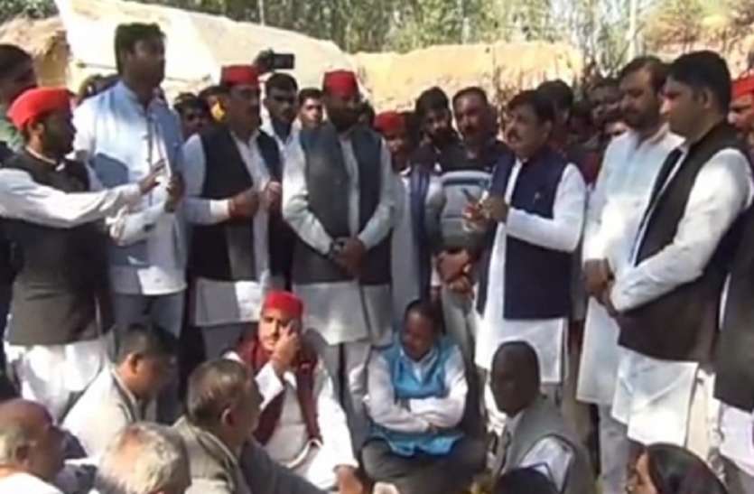 इस घटना को लेकर सियासी दलों की राजनीति गरमाई, विपक्षियों ने सत्ताधारी सरकार को आड़े हांथ लिया इस घटना को लेकर सियासी दलों की राजनीति गरमाई, विपक्षियों ने सत्ताधारी सरकार को आड़े हांथ लिया