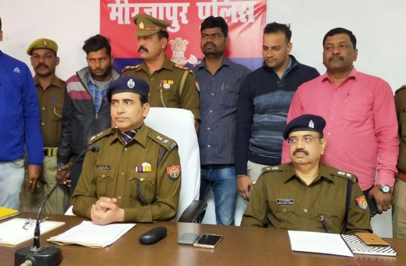 up police लव ट्रैंगल: एक ही लड़की के प्यार में पड़कर दो शिक्षकों को गंवानी पड़ी जान
