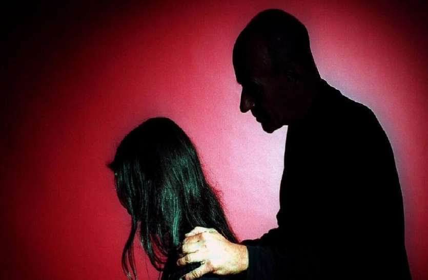 Uncle Raped His 14 Year Old Niece बंदूक का डर दिखाकर 14 साल की अपनी भतीजी से चाचा ने कई बार किया बलात्कार, बच्ची के पापा ने देख लिया, अब...