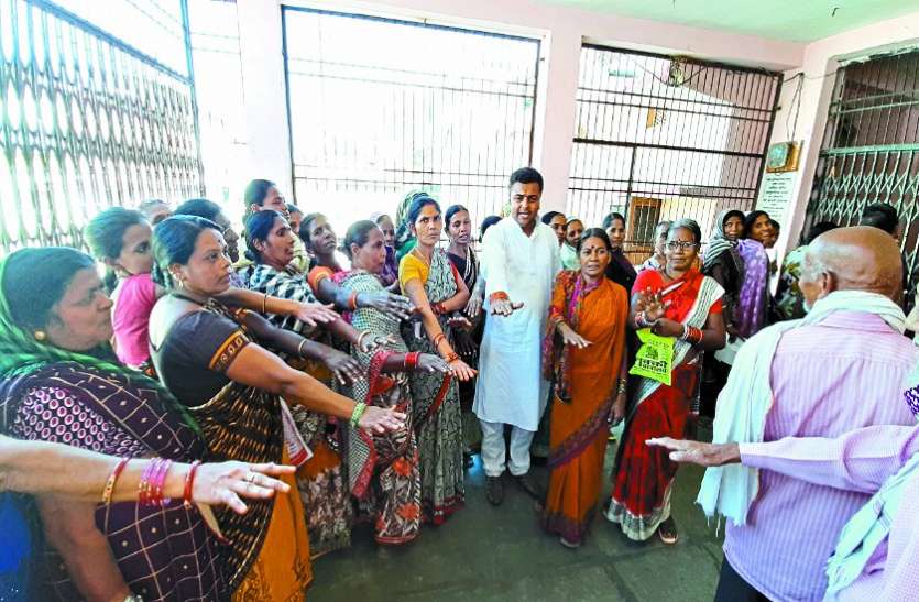 swarnim bharat: स्वच्छता के लिए 70 घंटे श्रमदान करने का संकल्प swarnim bharat: स्वच्छता के लिए 70 घंटे श्रमदान करने का संकल्प