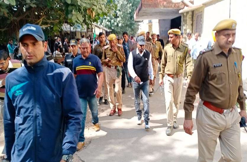 गैंगस्टर शिवराज ने कोर्ट परिसर में सरेआम दिखाई कोटा पुलिस की हकीकत, महकमे में मचा हड़कंप गैंगस्टर शिवराज ने कोर्ट परिसर में सरेआम दिखाई कोटा पुलिस की हकीकत, महकमे में मचा हड़कंप