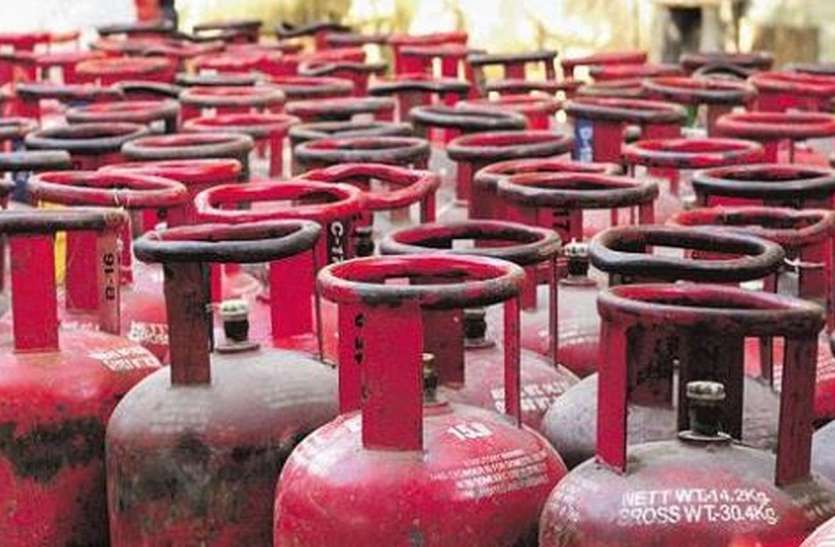 No change in Domestic Gas Cylinder in Delhi, Mumbai, Chennai Dec 2020 घरेलू गैस सिलेंडर की कीमत में लगातार पांचवे महीने राहत, कमर्शियल सिलेंडर कीमत में इजाफा