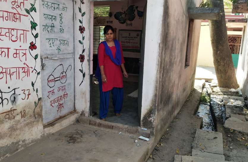 43 Anganwadi centers do not have electricity 83 आंगनबाड़ी केंद्रों में नहीं है बिजली की व्यवस्था, गर्मी में हलाकान हो रहे बच्चे
