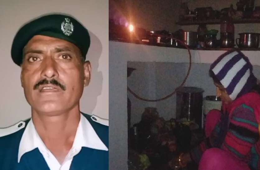 गलत साइड जा रहे Xen की गाड़ी रोकी तो बिजली विभाग ने ट्रैफिक पुलिसकर्मी के घर का काटा कनेक्शन बीच सड़क पर एक्सईएन की गाड़ी रोकी तो बिजली विभाग ने ट्रैफिक पुलिसकर्मी के घर का काटा कनेक्शन