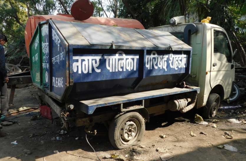 Garbage lift vehicle malfunctioning, garbage lift is not happeningकचरा उठाव वाहन खराब, नहीं हो रहा कचरे का उठाव कचरा उठाव वाहन खराब, नहीं हो रहा कचरे का उठाव