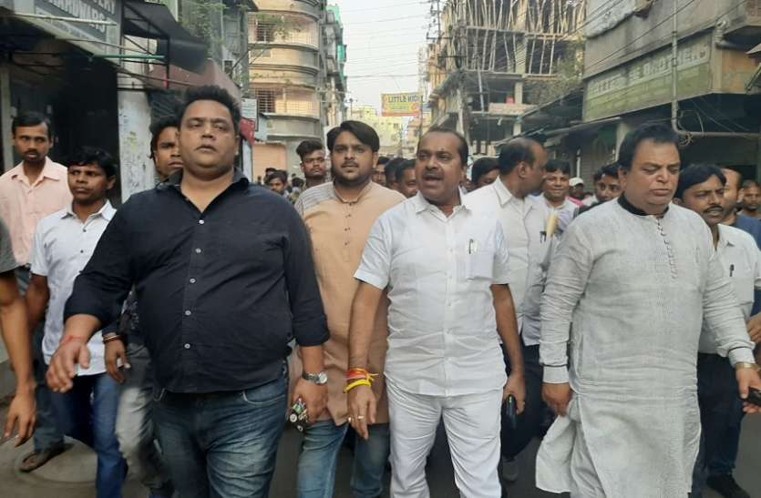 किसने दी बंगाल भाजपाध्यक्ष को निकाय चुनावों में एक भी सीट जीतने की चुनौती? जानिए यहां.... किसने दी बंगाल भाजपाध्यक्ष को निकाय चुनावों में एक भी सीट जीतने की चुनौती? जानिए यहां....