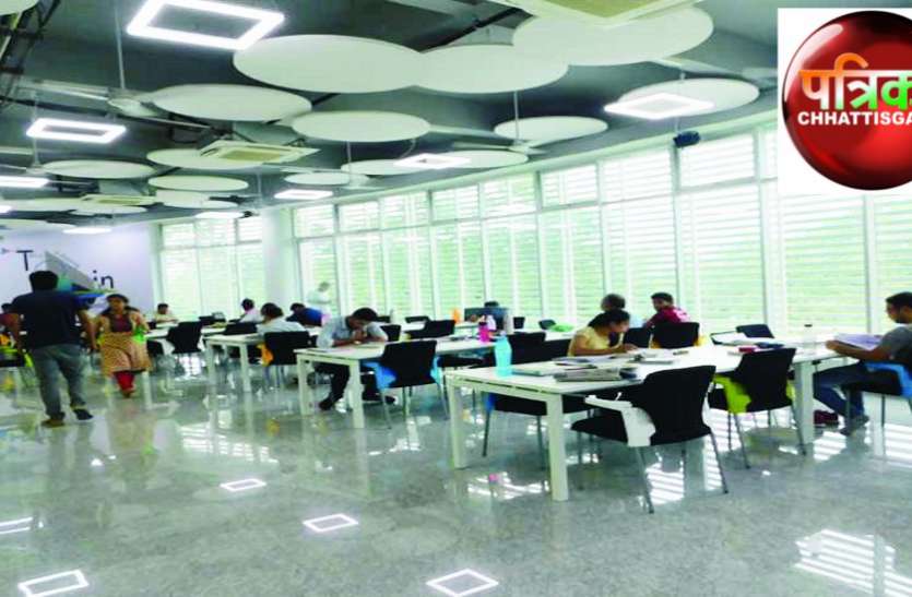 ऑक्सीरीडिंग जोन में पंजीयन ढाई हजार, बैठक व्यवस्था सिर्फ 800 स्टूडेंट्स की ऑक्सीरीडिंग जोन में पंजीयन ढाई हजार, बैठक व्यवस्था सिर्फ 800 स्टूडेंट्स की