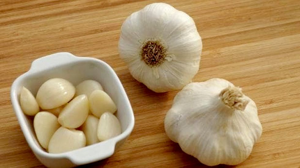 HEALTH TIPS : Cholesterol Decreases By Eating Garlic Bud Daily - HEALTH TIPS : लहसुन की कली रोज खाने से घटता कोलेस्ट्रॉल | Patrika News