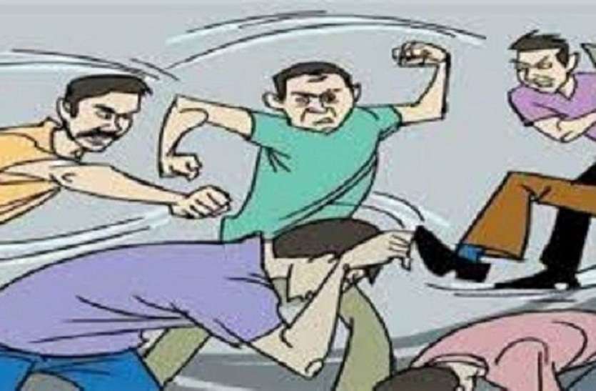 सरपंच पर जानलेवा हमला,गुस्साए ग्रामीणों ने हाइवे किया जाम सरपंच पर जानलेवा हमला,गुस्साए ग्रामीणों ने हाइवे किया जाम