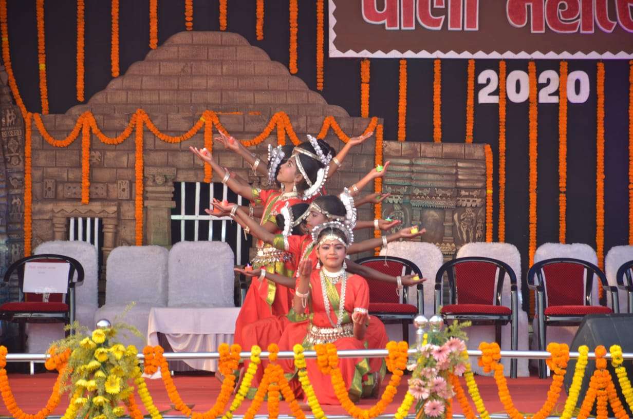 Pali Festival 2020: अरपा पैरी की धार... गीत से शुभारंभ हुआ पाली महोत्सव, सांस्कृतिक कार्यक्रमों की प्रस्तुति ने मोहा लोगों का मन