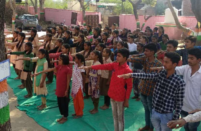 swarnim bharat, #BeCleanGoGreen : महाशिवरात्रि पर प्लास्टिक को कहेंगे Na, ली शपथ swarnim bharat, #BeCleanGoGreen : महाशिवरात्रि पर प्लास्टिक को कहेंगे Na, ली शपथ