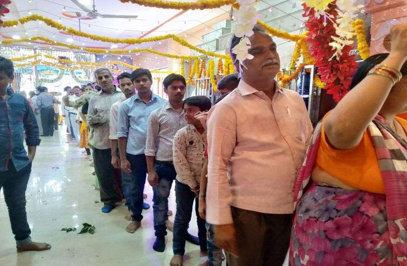 Ratlam created history on Mahashivratri VIDEO रतलाम ने महाशिवरात्रि पर रच दिया इतिहास, प्लास्टिक मुक्त रहे शिवमंदिर