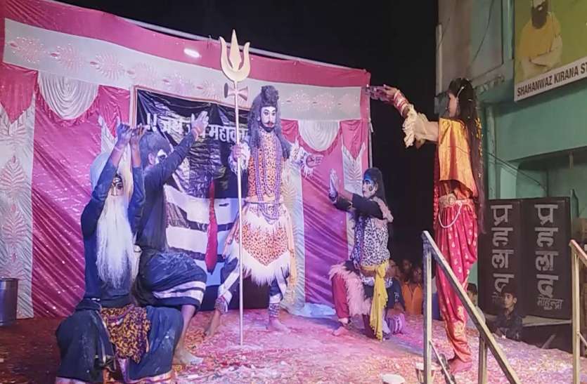पवई में देर रात तक चला धार्मिक आयोजन देर रात तक चले महादेव के बारात और विवाह के कार्यक्रम