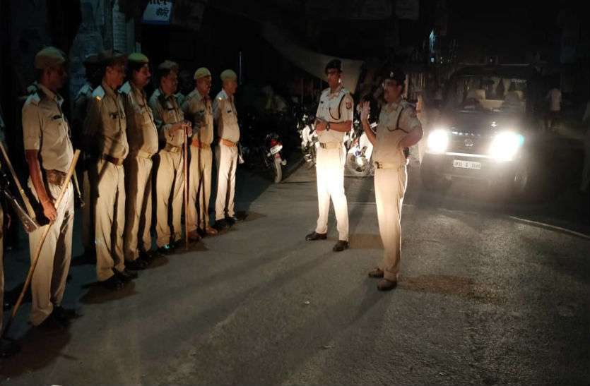 ( प्रतीकात्मक तस्वीर ) धर्मपरिवर्तन के प्रयास की सूचना से हड़कंप, पुलिस ने शुरू की पूछताछ, चार जने हिरासत में