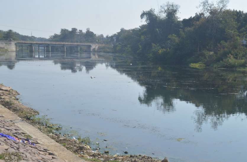 National Green Agency strict about pollution in river, Municipal Corporation Rewa to be fined after March 31 नदी में प्रदूषण को लेकर राष्ट्रीय हरित अभिकरण सख्त ,31मार्च के बाद नगर निगम रीवा देना होगा लाखों को जुर्माना