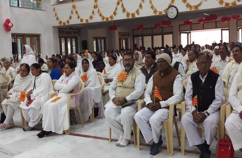 धार्मिक कार्यक्रम में ये क्या बोल गए व्यापार संघ के पदाधिकारी व्यापर संघ के पदाधिकारियों ने कोटा में पढ़ा दिया धर्म का पाठ