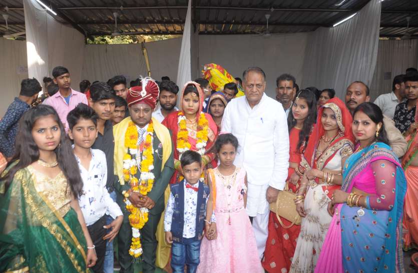 समय की मांग है सामूहिक विवाह सम्मेलन समय की मांग है सामूहिक विवाह सम्मेलन