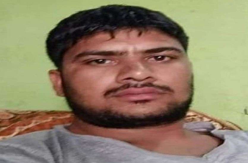 निजी स्कूल में शिक्षक थे दोनों दोस्त, एक साथ हुआ अंतिम संस्कार निजी स्कूल में शिक्षक थे दोनों दोस्त, एक साथ हुआ अंतिम संस्कार