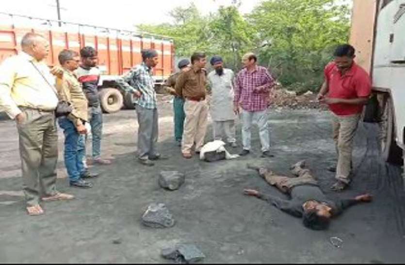 Medicines found in truck search शराब कारखाने में ट्रक के पास मिला ड्राइवर का शव