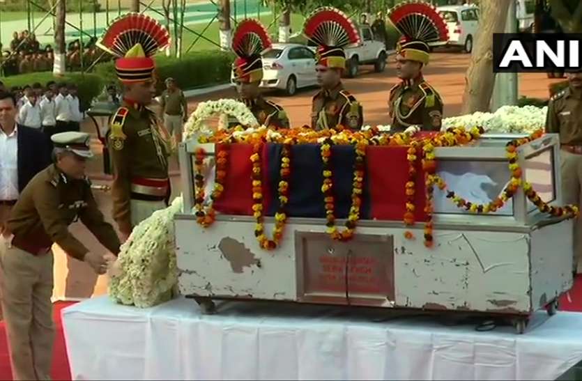 Delhi Police Commissioner tributes to Martyr HC Rattan Lal ऑटोप्सी में हुआ खुलासा, हेड कॉन्स्टेबल रतन लाल को मारी गई थी गोली