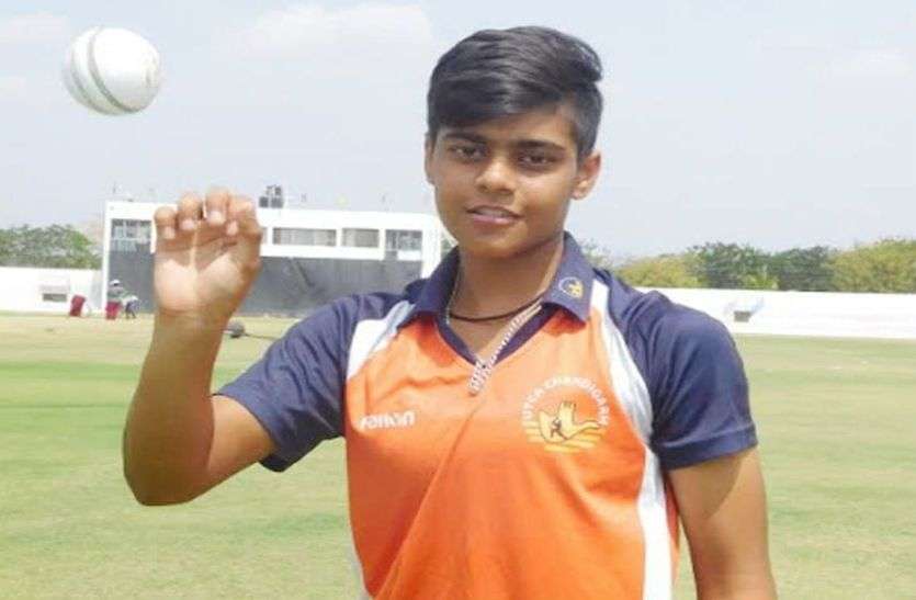 Kashvi Gautam महज 16 साल की उम्र में किया बड़ा कारनामा, काशवी गौतम ने वनडे में हैट्रिक समेत झटके 10 विकेट