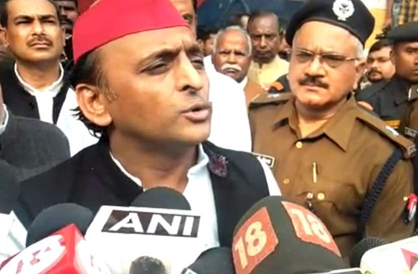 Akhilesh yadav अखिलेश यादव ने जेल में मुलाकात के बाद कहा - आजम खान की पत्नी का स्वास्थ्य ठीक नहीं, बेटे को भी लगी है चोट