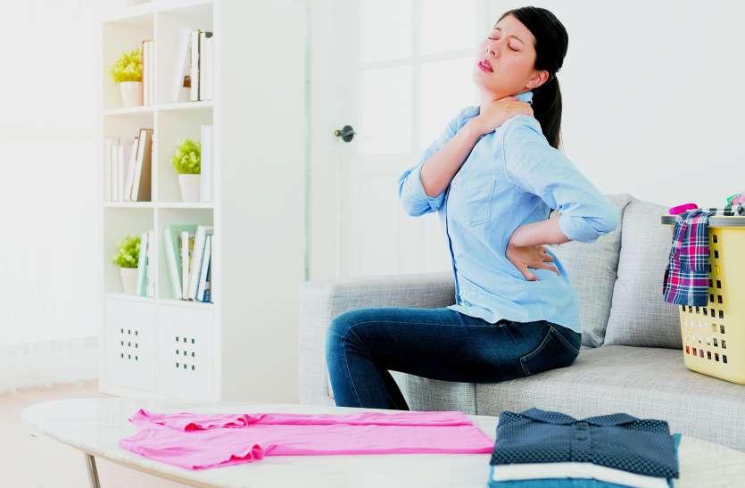 HEALTH PAGE HEALTH TIPS : रीढ़ की हड्डी में दर्द है तो करवट से सोएं, गर्दन में खिंचाव न आए