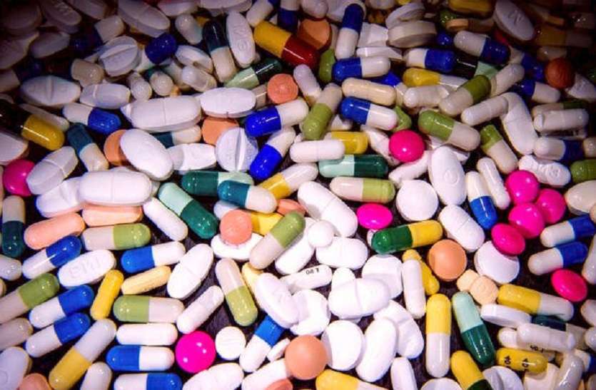 medicine आयुष दवाओं का किया जा रहा वितरण