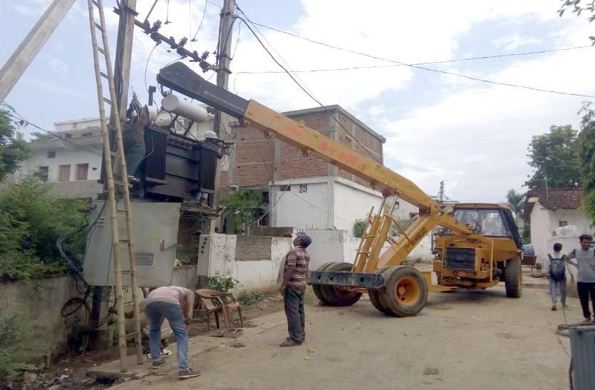 Electricity department staff will come on the road to collect electricity bills from the defaulters, connections will be cut बकायादारों से बिजली बिल वसूलने सड़क पर उतरेगा बिजली विभाग का अमला, काटे जाएंगे कनेक्शन