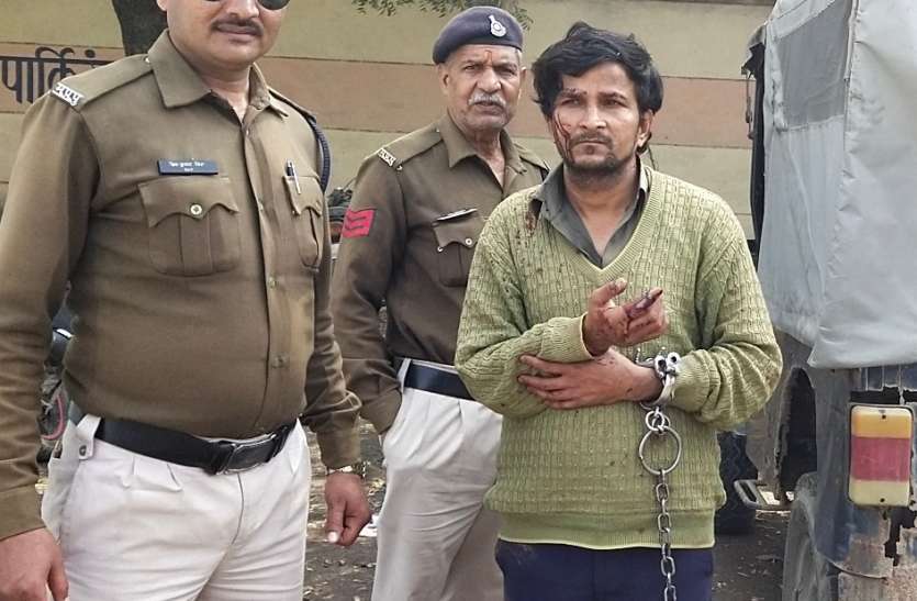 पुलिस ने युवक को हिरासत में दर्ज किया हत्या के प्रयास का मामला Child attacked by a sharp nail, child arrested, news in hindi, mp news, datia news नुकीली कील से युवक ने बालक पर किया हमला, गिरफ्तार