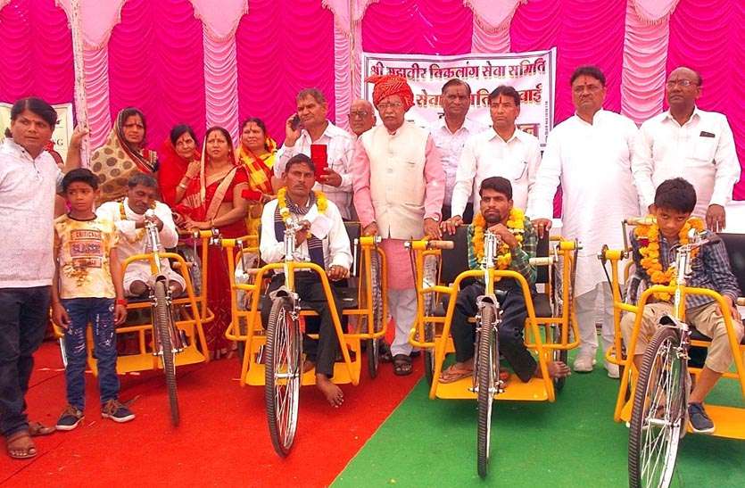 Foot Handicap Stuff दीन हीन सेवा ही परोपकार-ईसरानी