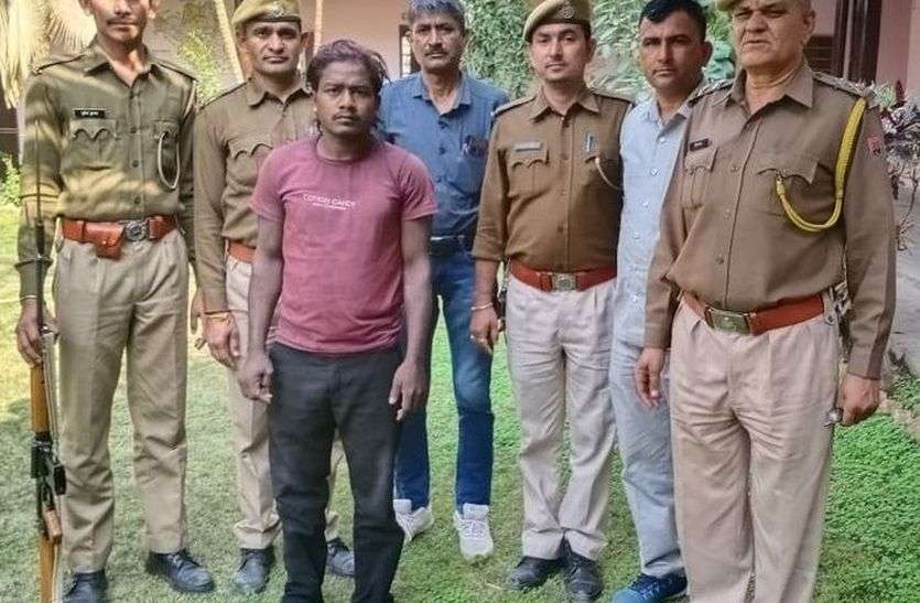शहर में गत दिनों हुई चोरी की वारदात के मामले में पुलिस ने एक आरोपी को गिरफ्तार कर किया। पुलिस आरोपी से गहनता से पूछताछ कर रही है। नकबजन गिरफ्तार, पांच वारदातें कबूली