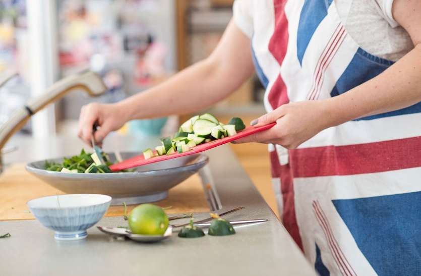 Food Tips : इन घरेलू उपायों से खाने की बर्बादी रोक सकते हैं Food Tips : इन घरेलू उपायों से रोक सकते हैं खाने की बर्बादी