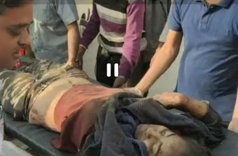 बस पलटी 4 की मौत 22 घालय बस पलटी 4 की मौत 22 घालय